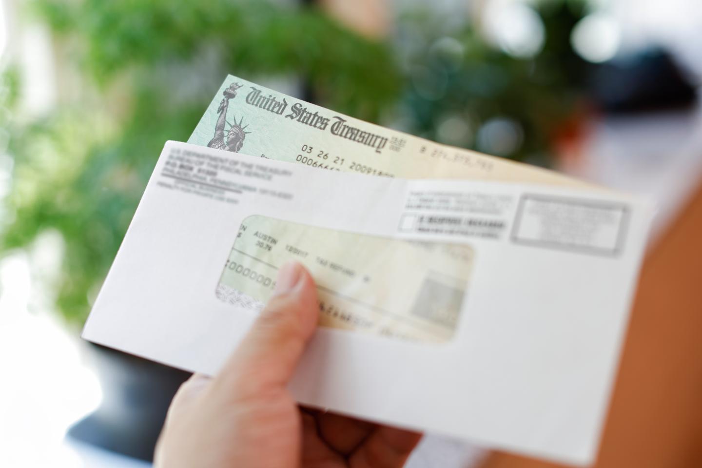 New 2026 tax brackets are here: What higher thresholds and a bigger standard deduction mean for paychecks and the top 1%