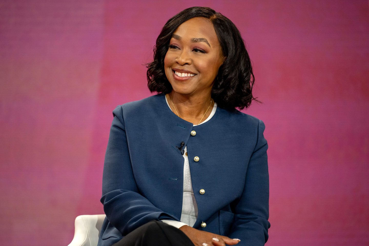 Shonda Rhimes and Warren Buffett share the same spending habit: They both still use coupons—despite a combined $149.2 billion net worth