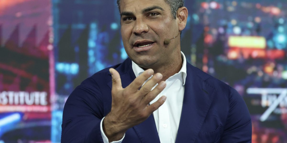 Miami’s outgoing mayor warns about what he sees happening in New York and the 2 cities’ different approaches to next summer’s World Cup Miami’s outgoing mayor warns about what he sees happening in New York and the 2 cities’ different approaches to next summer’s World Cup