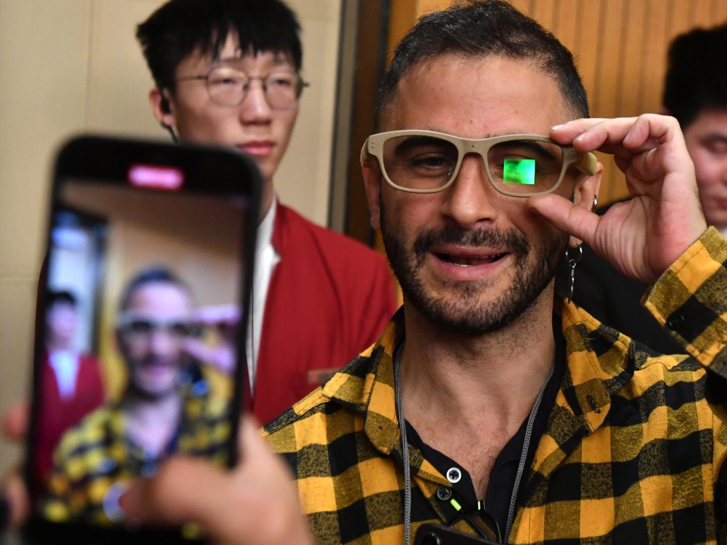 AR glasses blur the lines of when it’s obvious a company is collecting your data, privacy expert says
