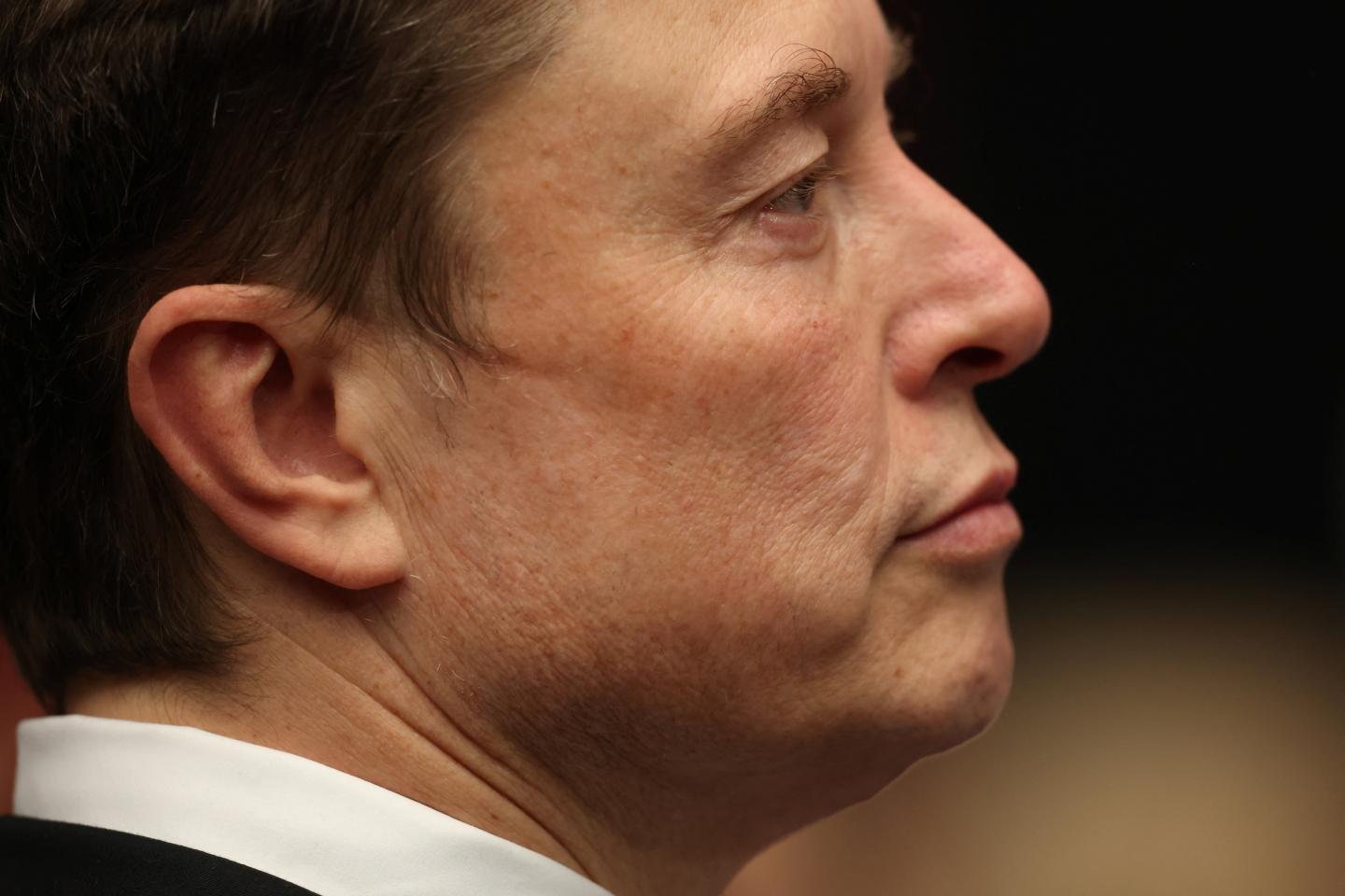 Tech stocks look shaky, and the market is ‘showing early signs of vulnerability,’ JPMorgan analyst says