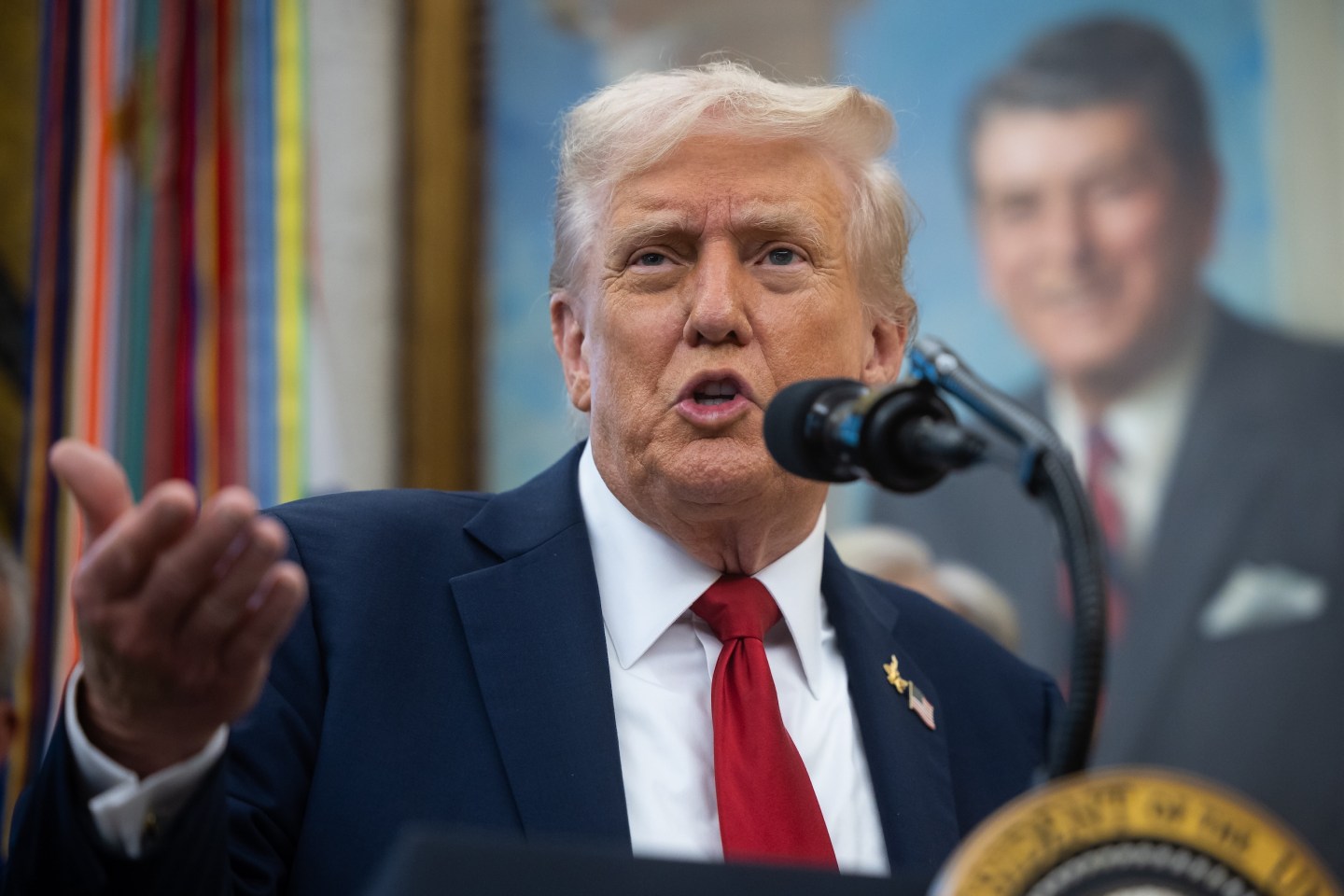Photo: US President Donald Trump speaks in the Oval Office of the White House in Washington, DC, US, on Tuesday, Sept. 30, 2025. Pfizer will sell some drugs at a 50% average discount on a direct-to-consumer website called TrumpRx, an initiative intended to allow Americans to pay for prescriptions at discounted rates negotiated by the government. Photographer: Francis Chung/Politico/Bloomberg via Getty Images
