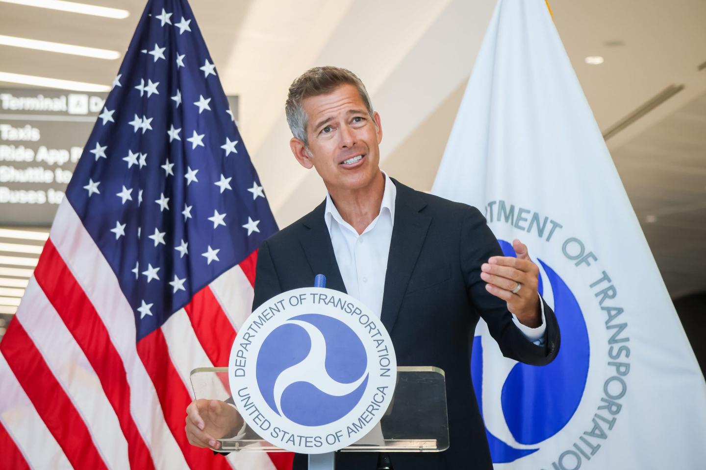 You’re 10 times more likely to have a flight delay during the government shutdown, Transportation Secretary says: ‘These controllers are stressed out’