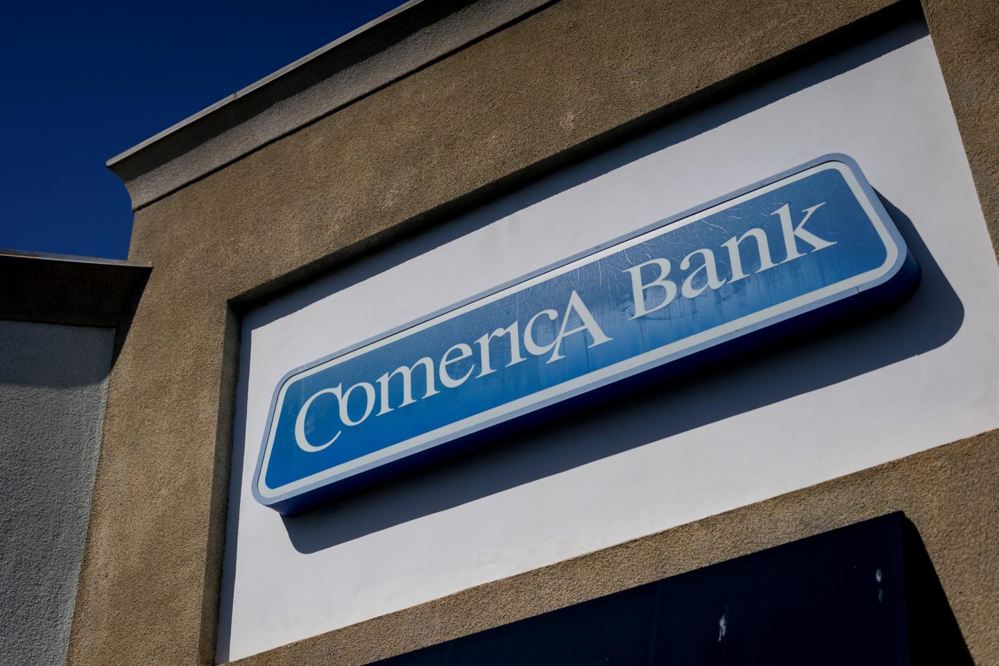 Comercia Bank