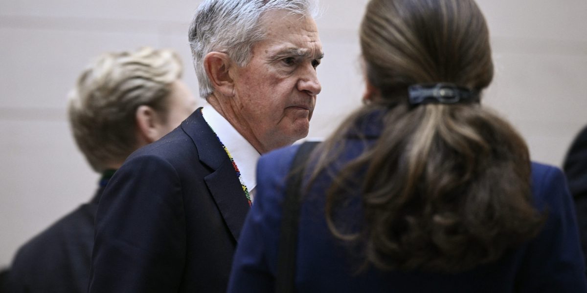 Top economist on the economy’s dirty truth: The only people who feel good are ‘making over 0,000’ and ‘have large stock portfolios’ Top economist on the economy’s dirty truth: The only people who feel good are ‘making over 0,000’ and ‘have large stock portfolios’