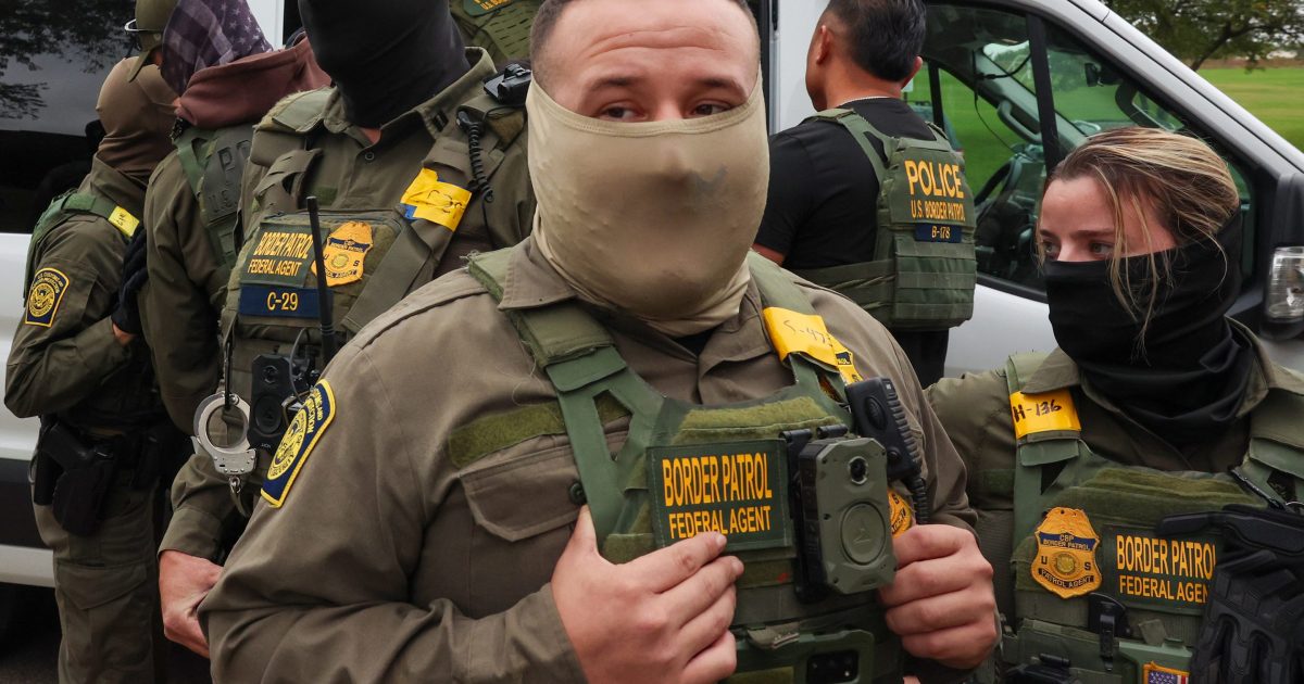 ICE brokers can be obtain ‘tremendous checks’ amid authorities shutdown ICE brokers can be obtain ‘tremendous checks’ amid authorities shutdown