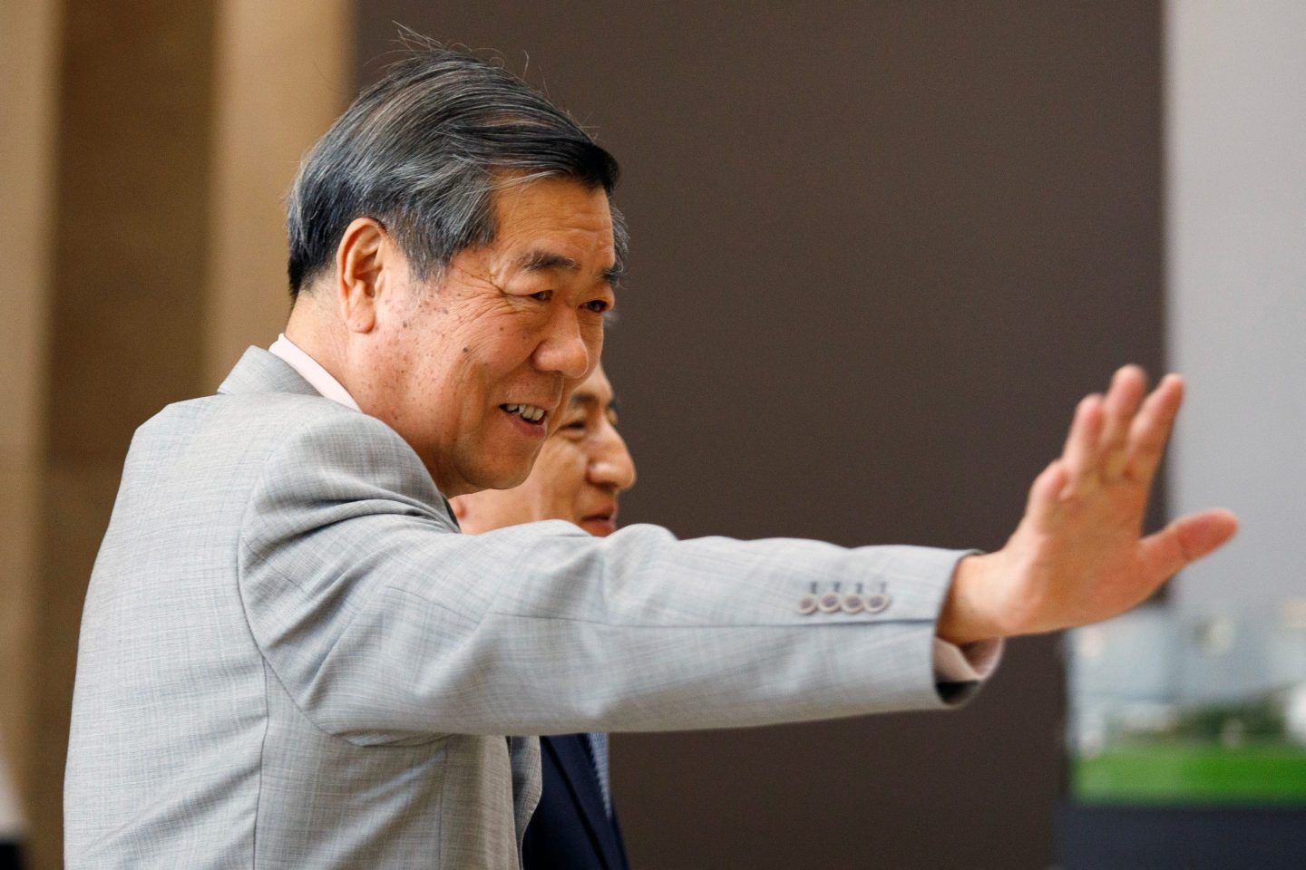 He Lifeng, China's vice premier, returns for a meeting with the US trade delegation following a lunch break in in Kuala Lumpur, Malaysia, on Saturday.