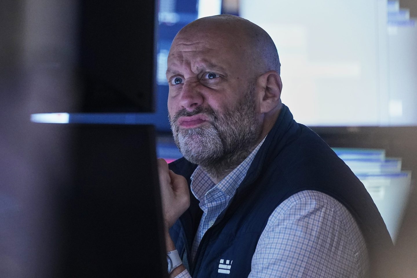 Wall Street heads for losing week as stocks open lower