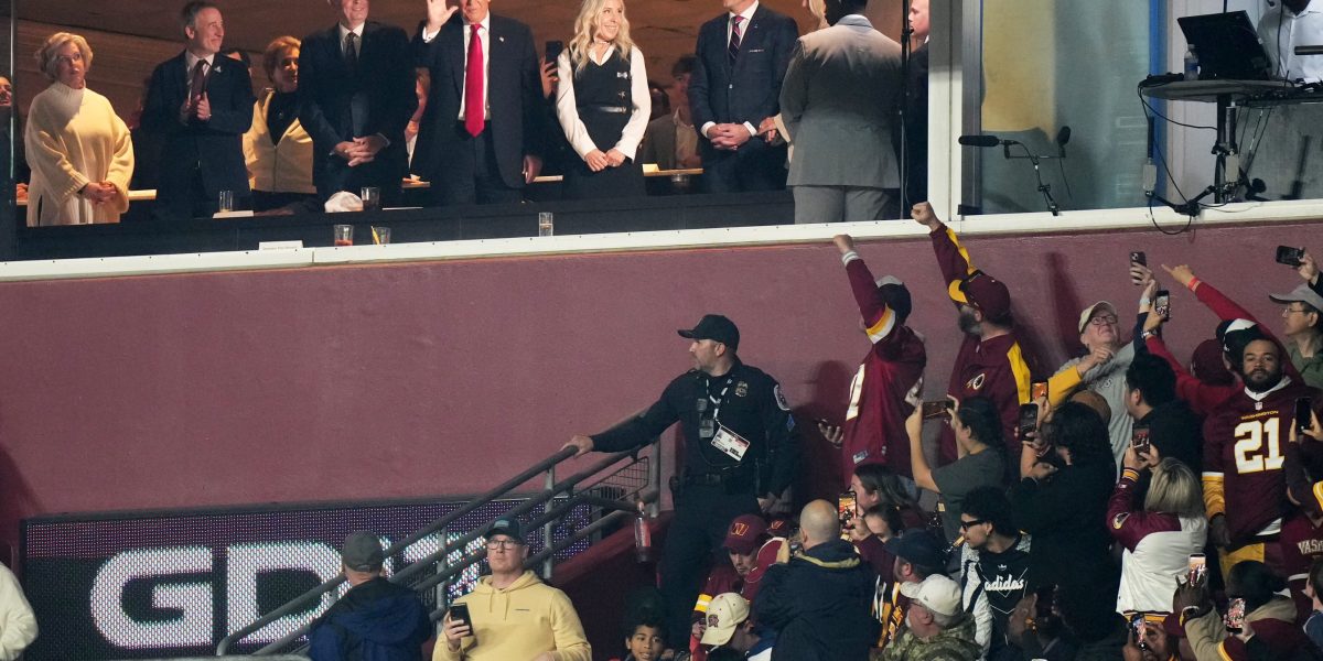 Donald Trump booed as Commanders-Lions football game Donald Trump booed as Commanders-Lions football game