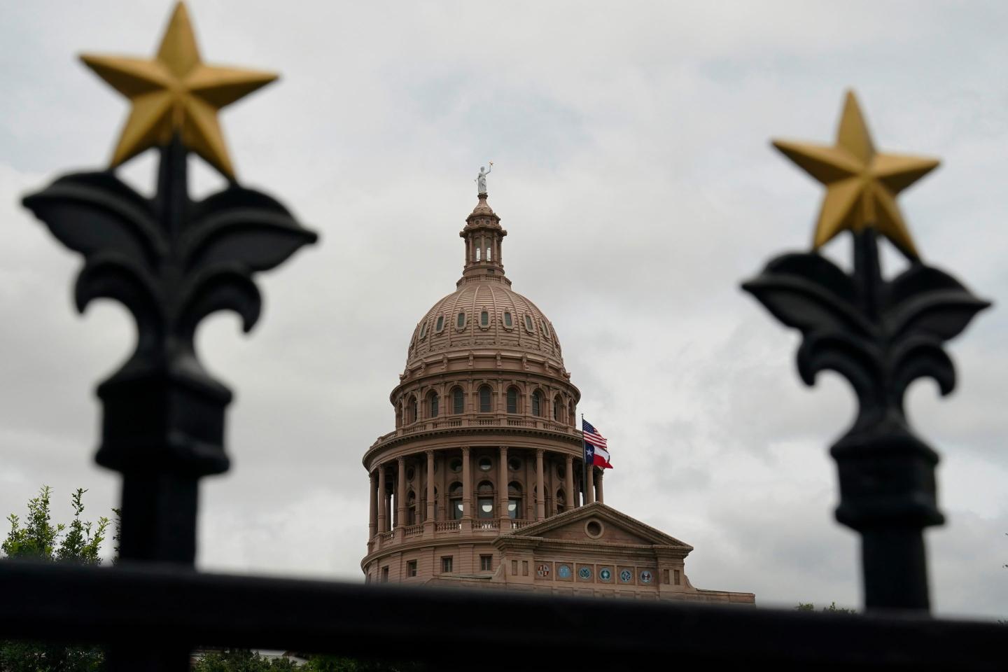 Supreme Court Justice Samuel Alito blocks ruling that found the Texas redistricting map pushed by Trump likely discriminates on race