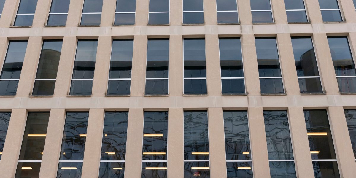 Desmantelar el Departamento de Educación viola la ley sin consultar a los nativos americanos, dijo la tribu.