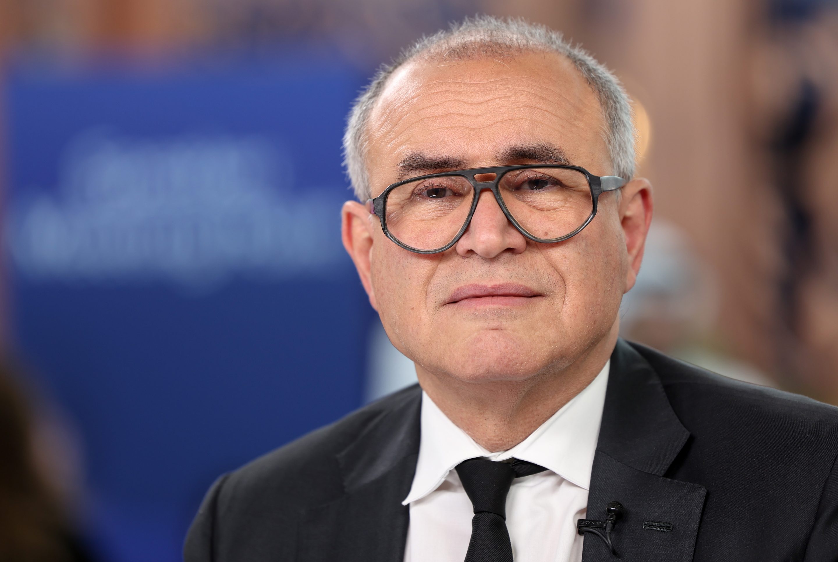 fortune.com - Eva Roytburg - Dr. Doom' Nouriel Roubini breaks with the crowd on the AI bubble, saying the U.S. is headed for a 'growth recession' and not a market crash