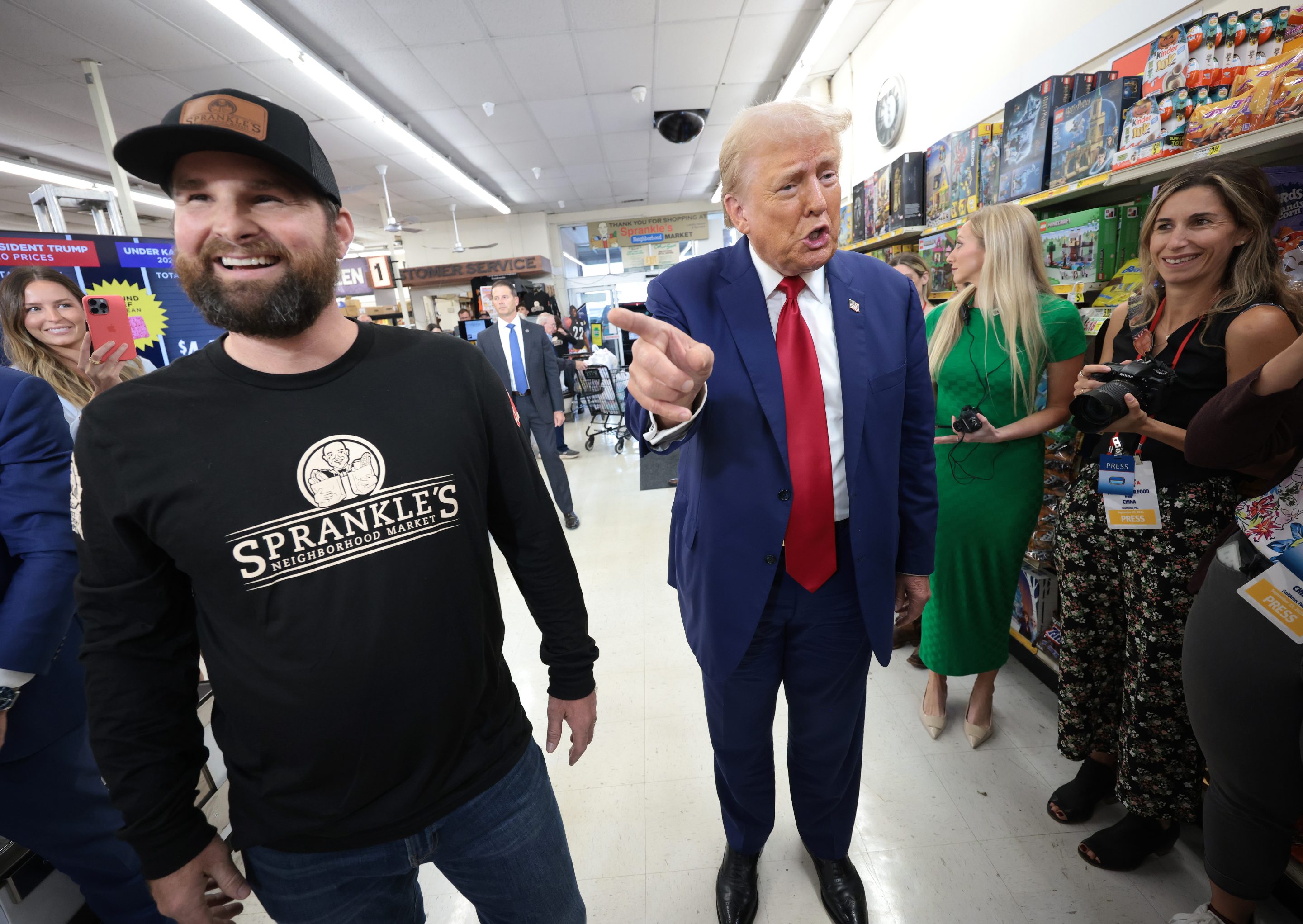 Grocer who once sold Trump popcorn rips 'inhumane' shutdown: 'You