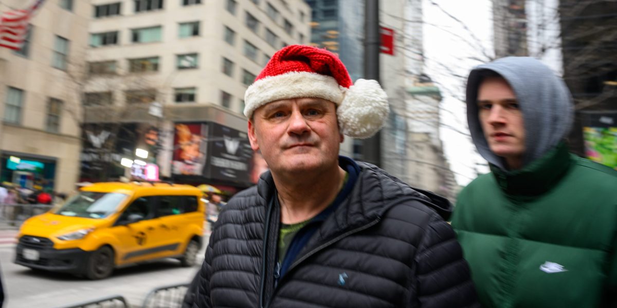 NRF sees first $1 trillion holiday shopping season in American history | Fortune