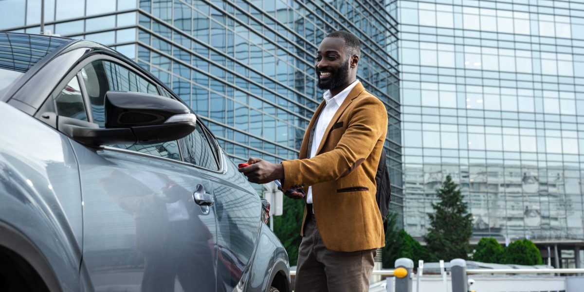 The exact amount of money you need to earn to be among New York's ultra-wealthy club has been revealed-and it's 7x the average wage | Fortune