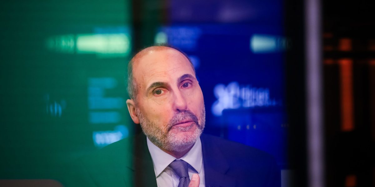 Top analyst sees U.S. stocks underperforming the rest of the world over the next decade as 'superstar' AI stocks make forecast uncertain | Fortune