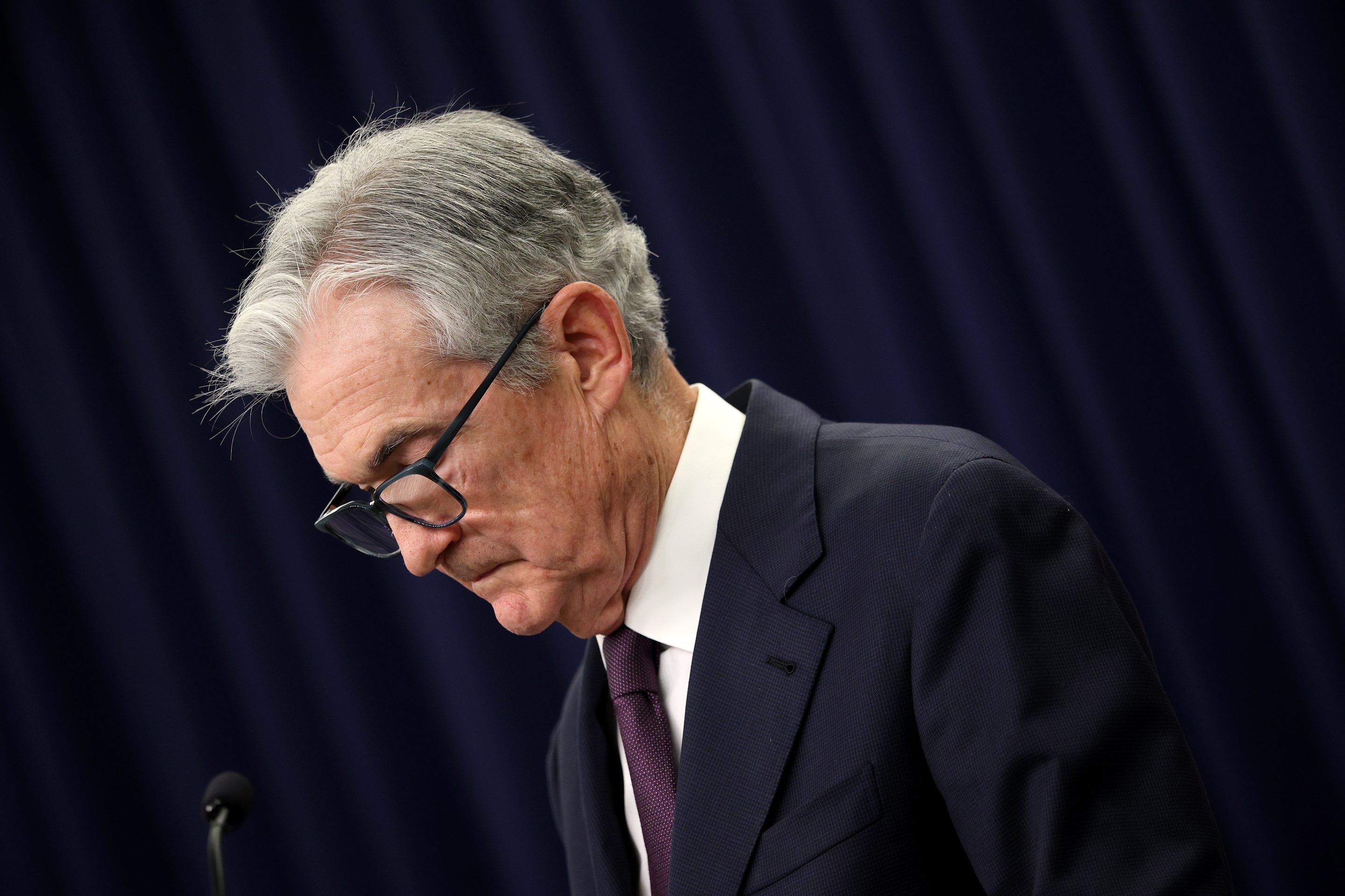 The Fed is so divided that the next vote on rates could result in an  unprecedented tie, analysts say | Fortune