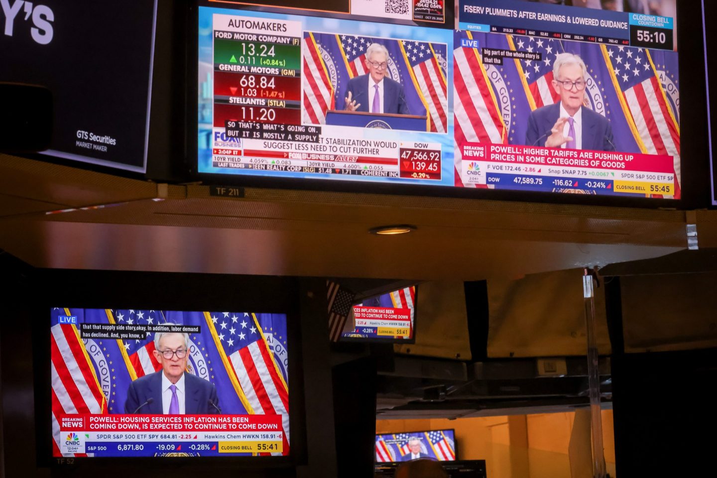 A television station broadcasts Jerome Powell, chairman of the US Federal Reserve, speaking after a Federal Open Market Committee (FOMC) meeting on the floor of the New York Stock Exchange (NYSE) in New York, US, on Wednesday, Oct. 29, 2025.