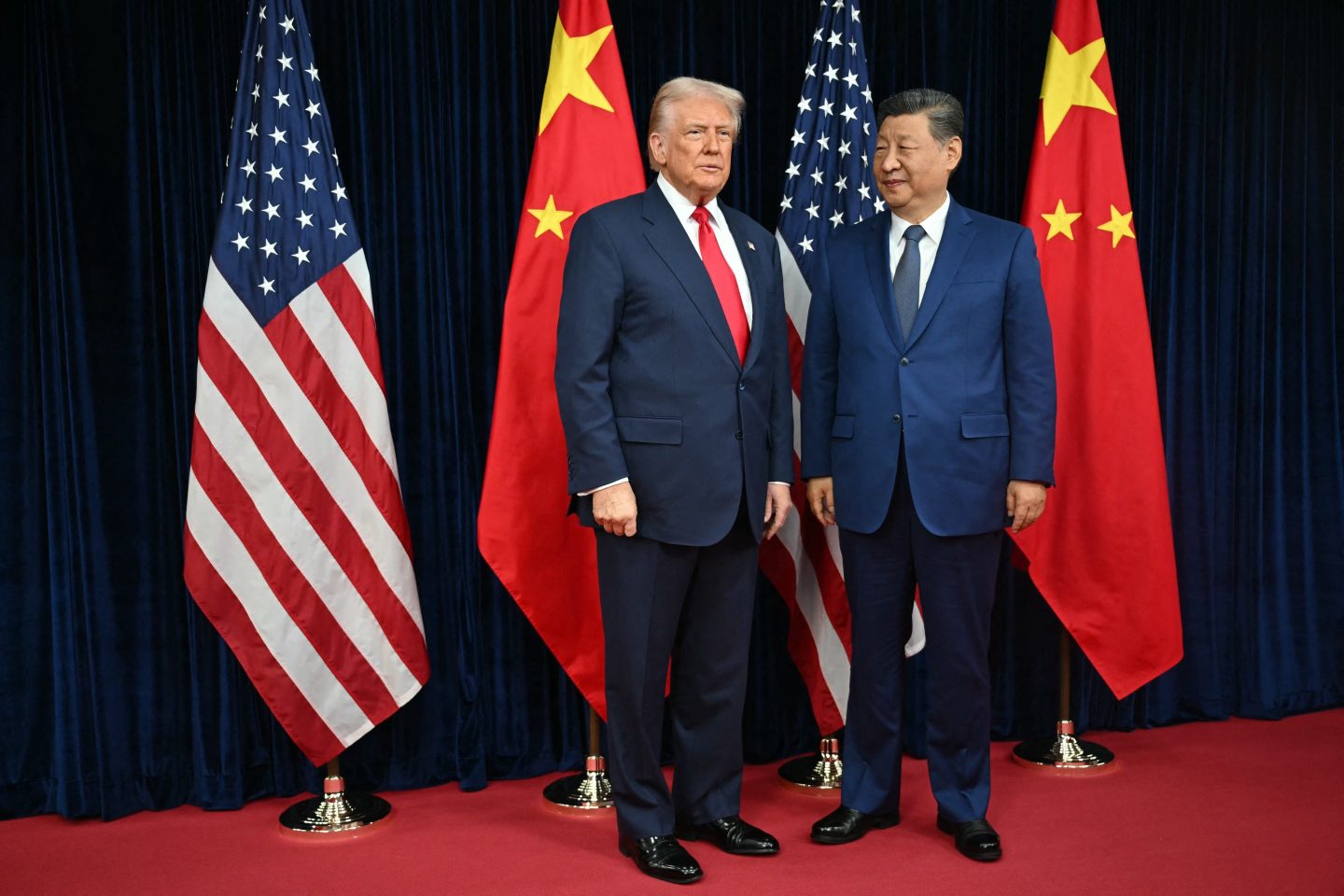 US President Donald Trump (L) and China's President Xi Jinping.