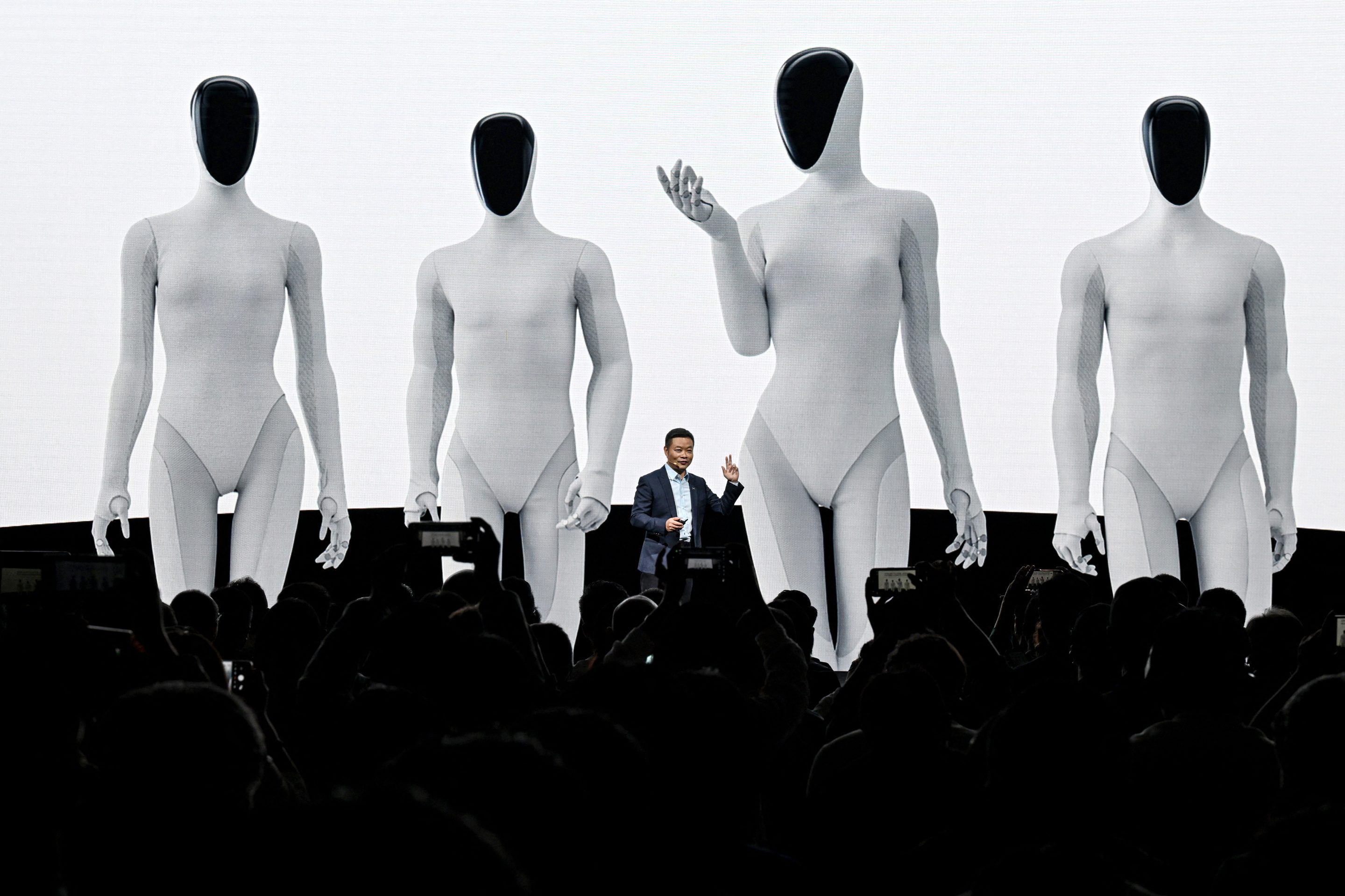 fortune.com - Nicholas Gordon - China's robots-from 'factory brains' to vacuums that can pick up your socks-are crushing the competition