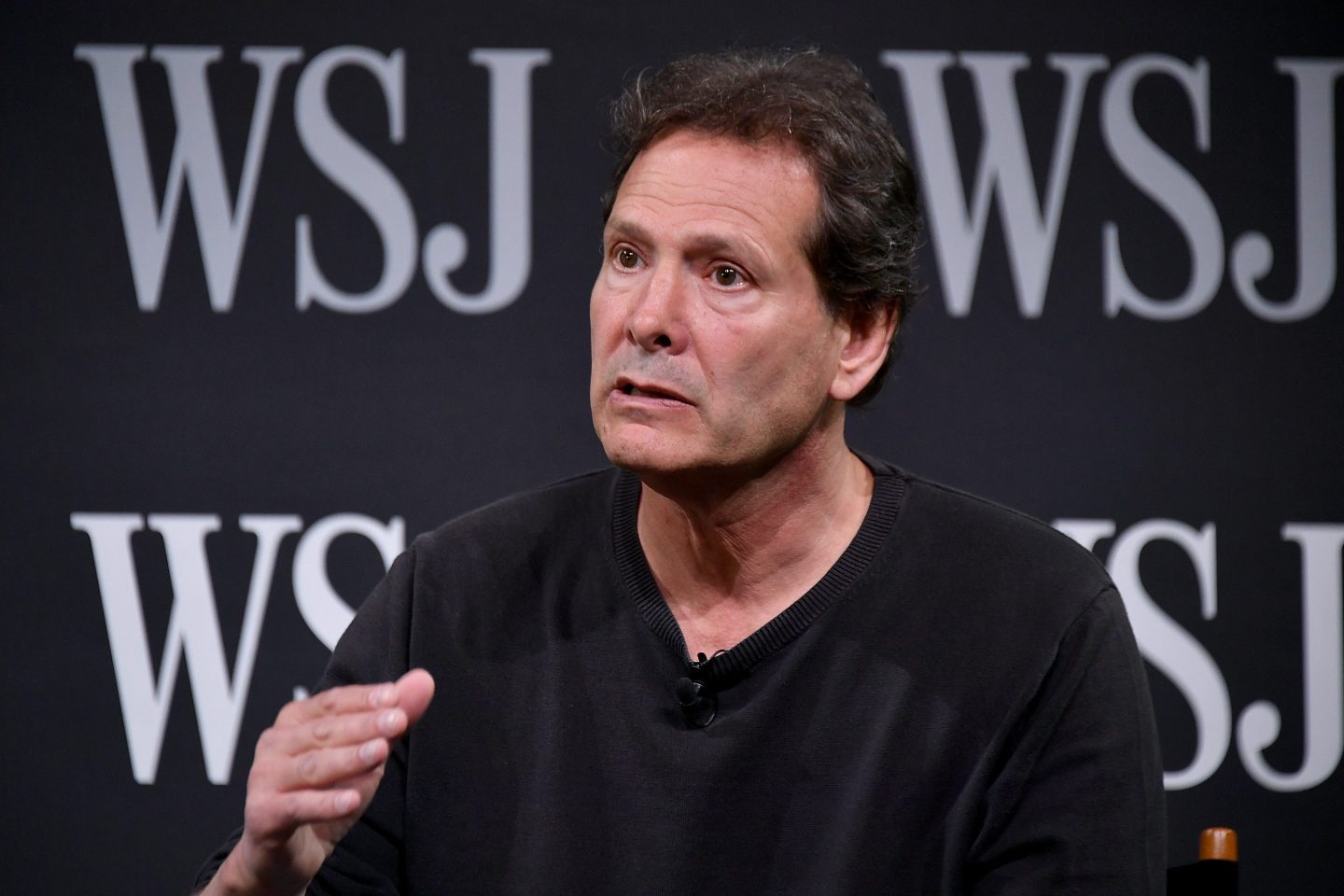 Verizon CEO Daniel Schulman, pictured in 2018, is looking to cut costs and reverse customer losses.