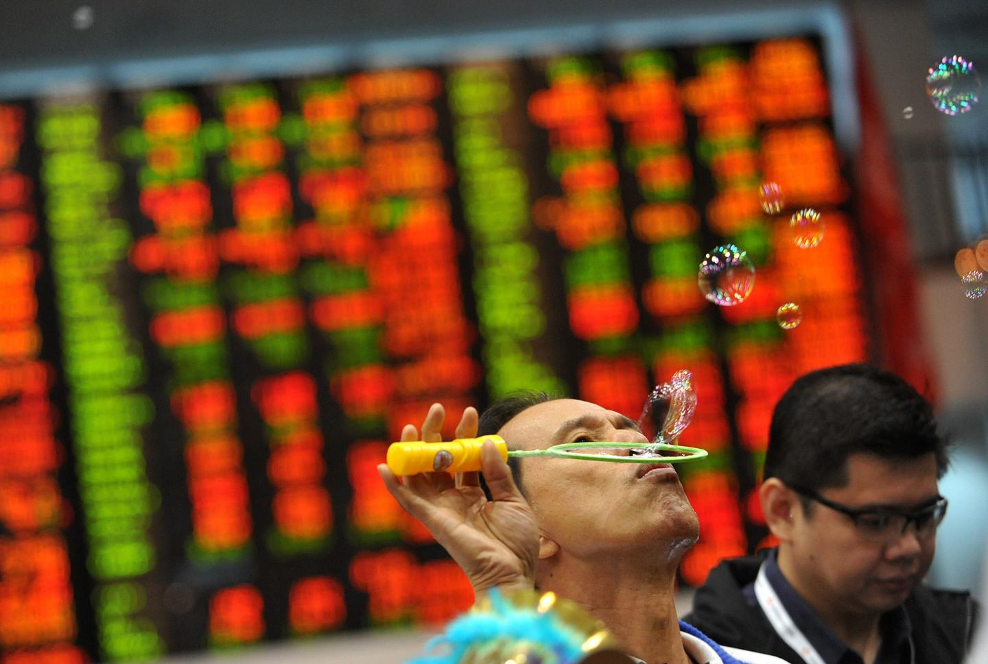 What bubble? Asset managers in risk-on mode stick with stocks