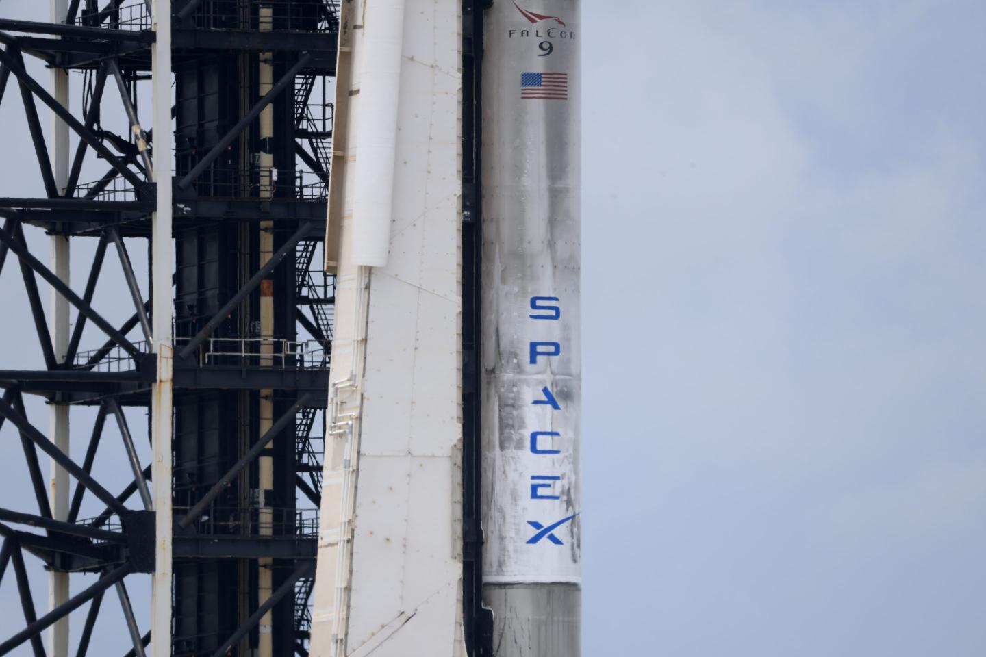 SpaceX sets $800 billion valuation, confirms 2026 IPO plans