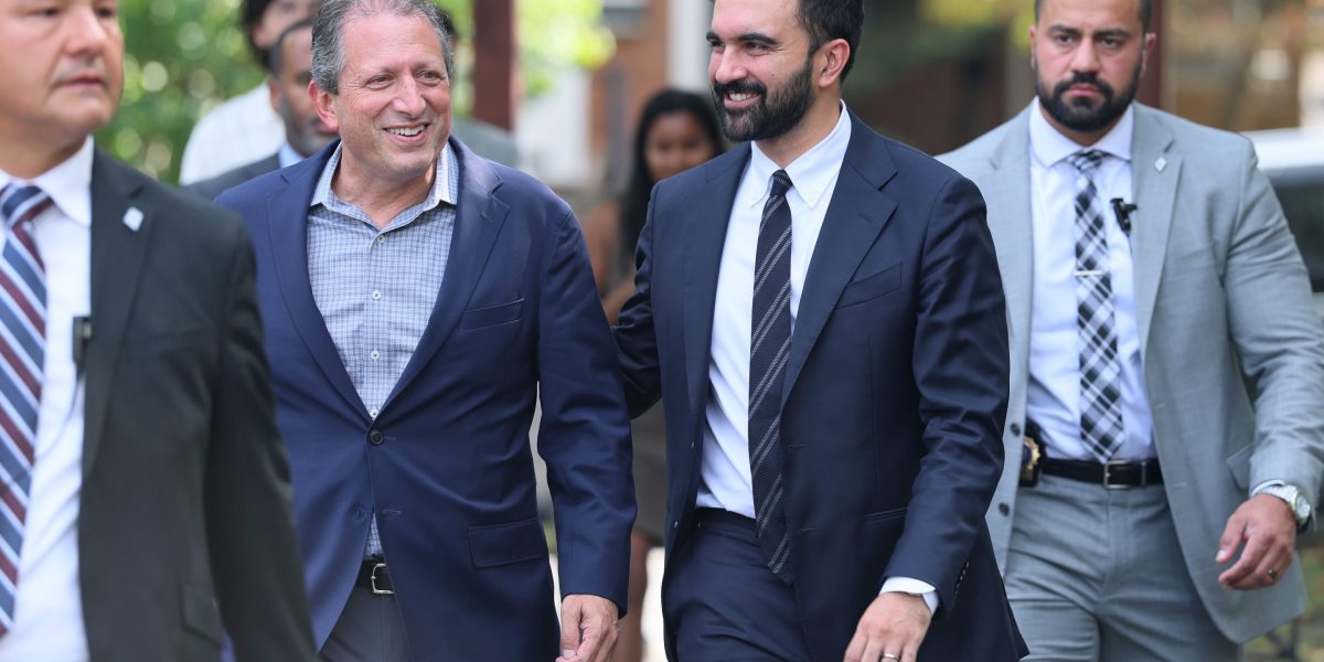 Brad Lander, with backing from Sanders and Mamdani, takes fight to Levi Strauss heir in lower Manhattan | Fortune