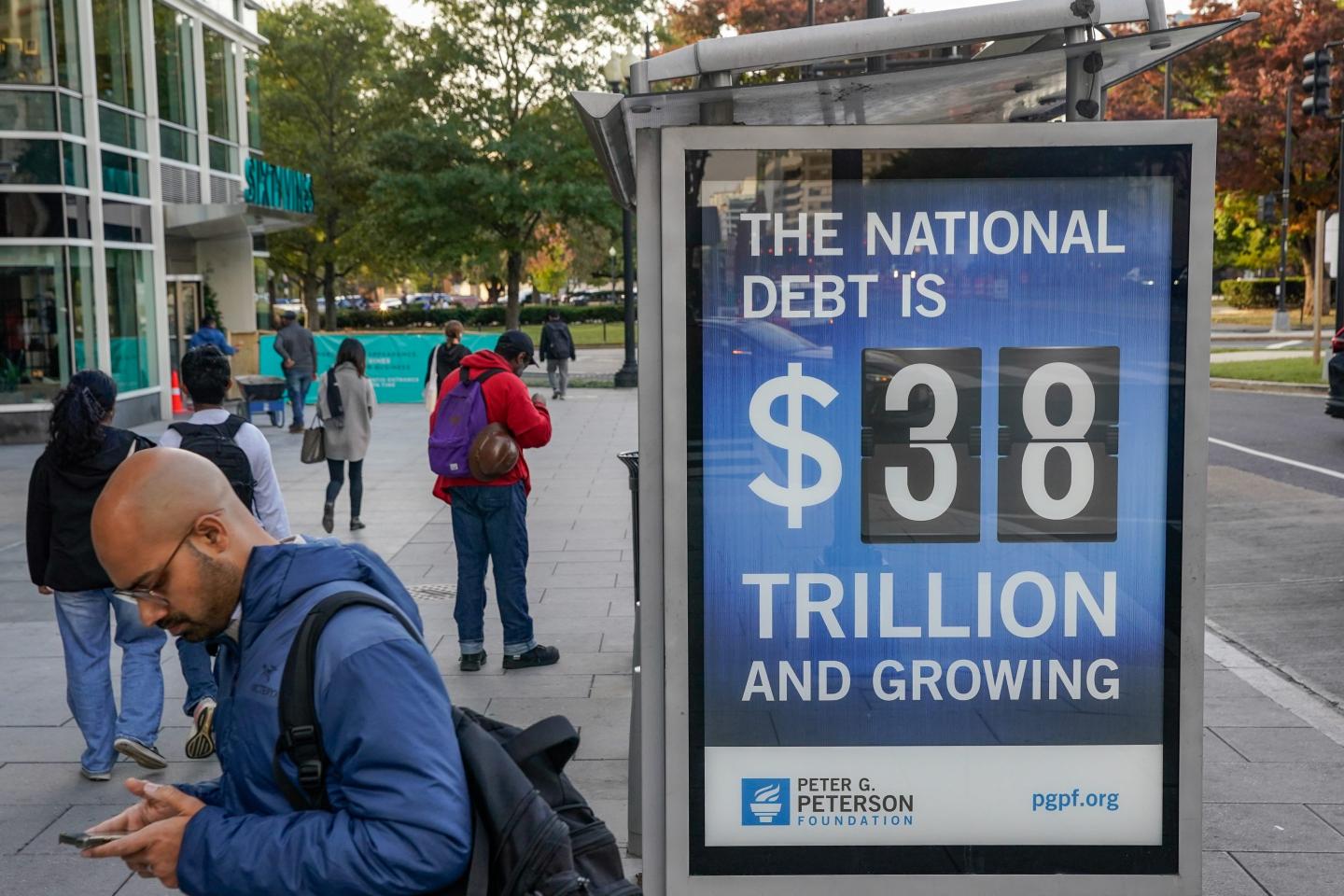 After U.S. debt soared to $38 trillion, the ‘easy times’ are now over as hedge funds jump into the bond market, former Treasury official warns