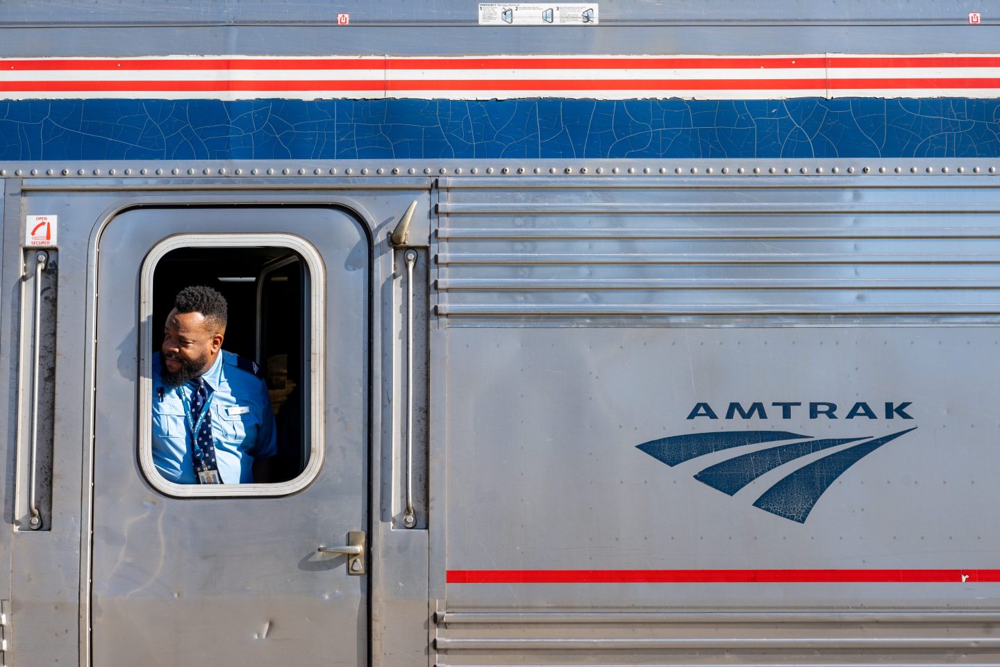 Amtrak is slashing executive bonuses to give out $900 apiece to over 18,000 rank-and-file workers