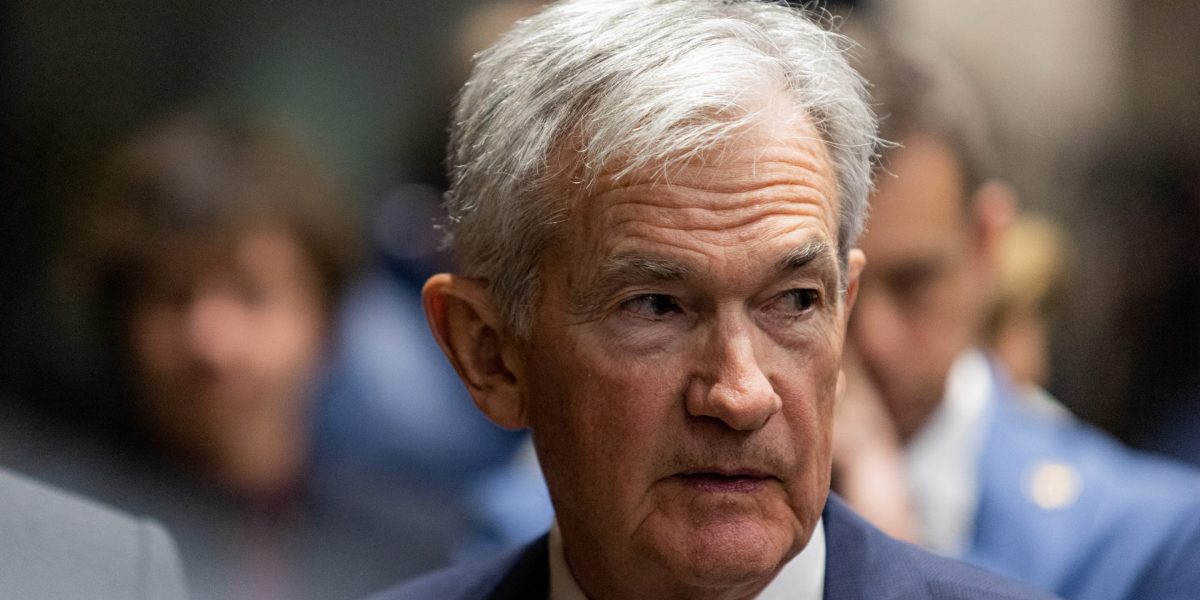 'Fodder for a recession': Top economist Mark Zandi warns about so many Americans 'already living on the financial edge' in the K-shaped economy | Fortune