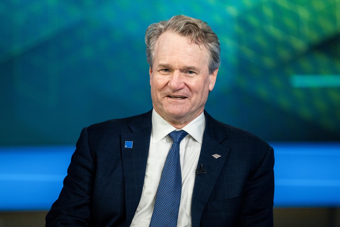 Bank of America CEO says he hired 2,000 recent Gen Z grads from 200,000 applications, and many are scared about the future