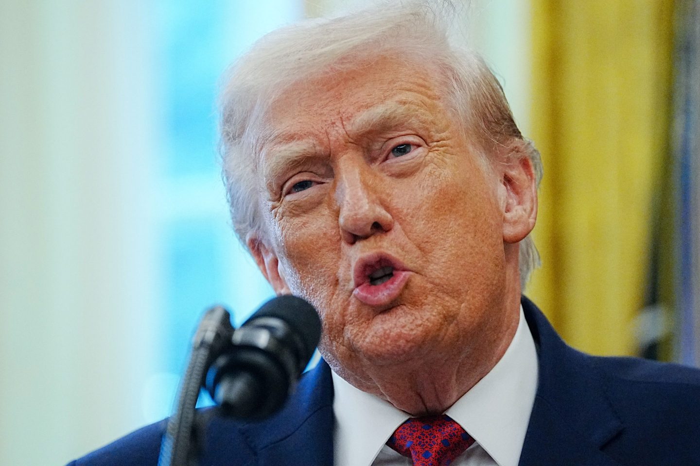 Trump speaks in the Oval Office