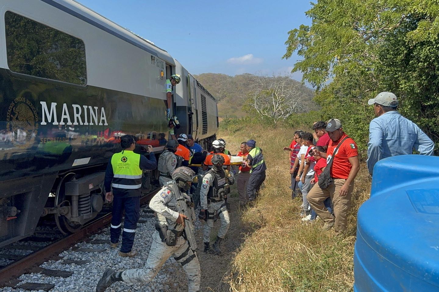 Interoceanic Train derails in southern Mexico, injuring at least 15 and halting traffic on line