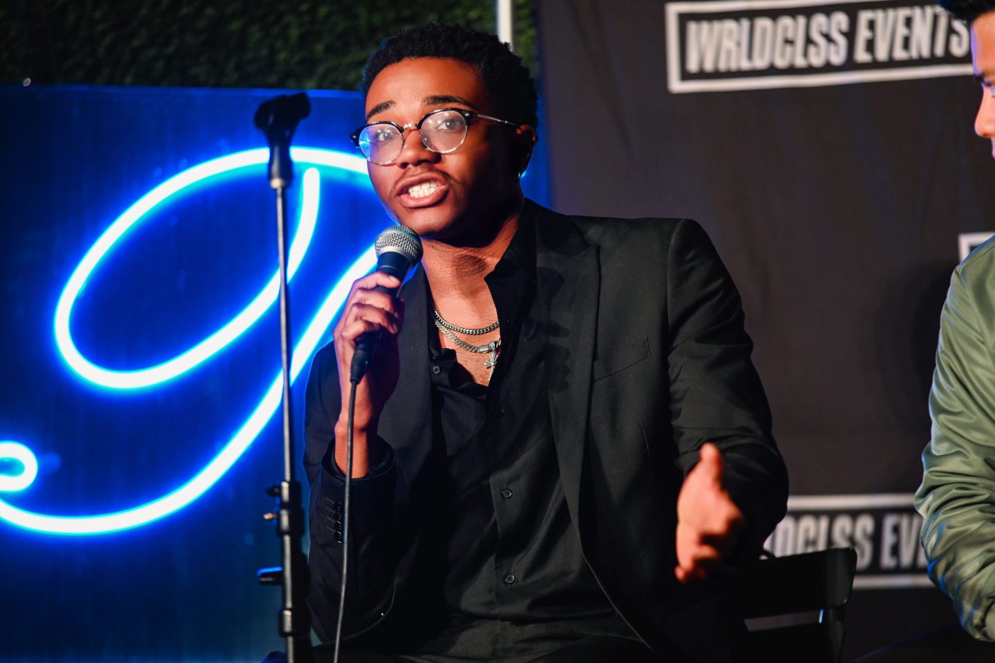 This 22-year-old college dropout with an AI powered YouTube empire makes $700,000 a year and works just 2 hours a day