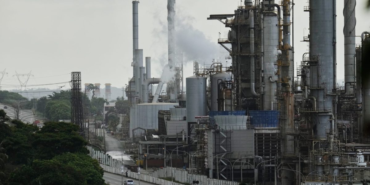 If Venezuela becomes a major oil producer again, 'that could cement lower prices' long term and put pressure on Russia, analyst says | Fortune