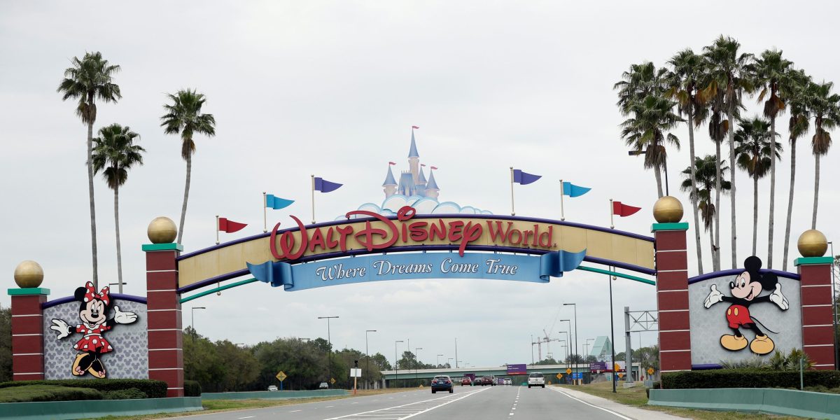 Batu Raksasa Meluncur di Set Indiana Jones Terlindas Pekerja Disney World