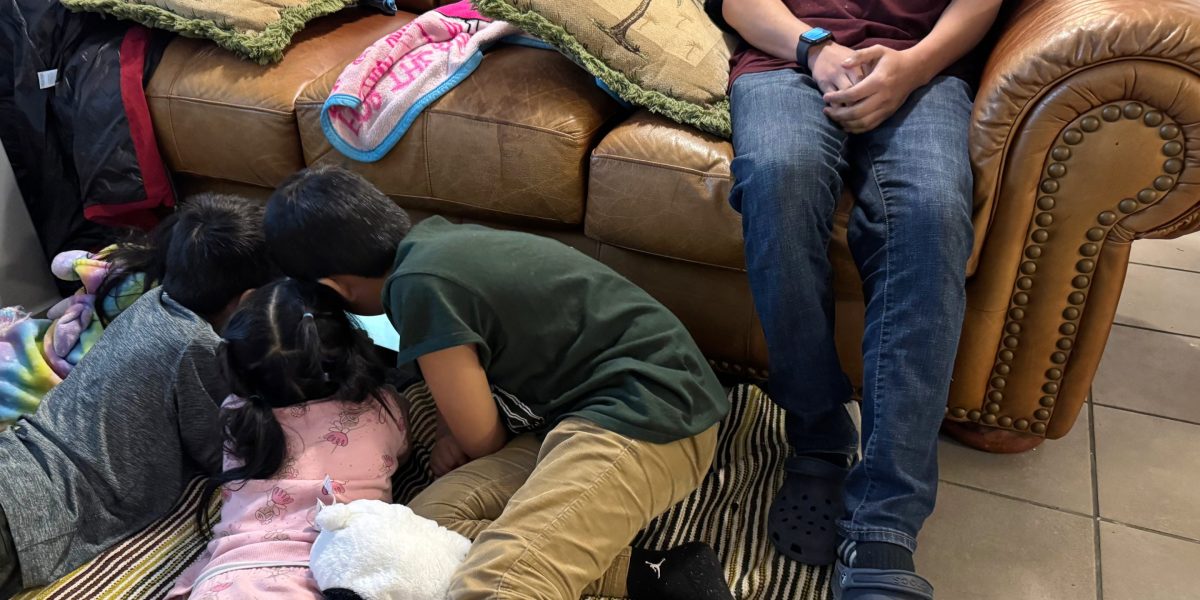 Ikon Tombol Panah Bawah