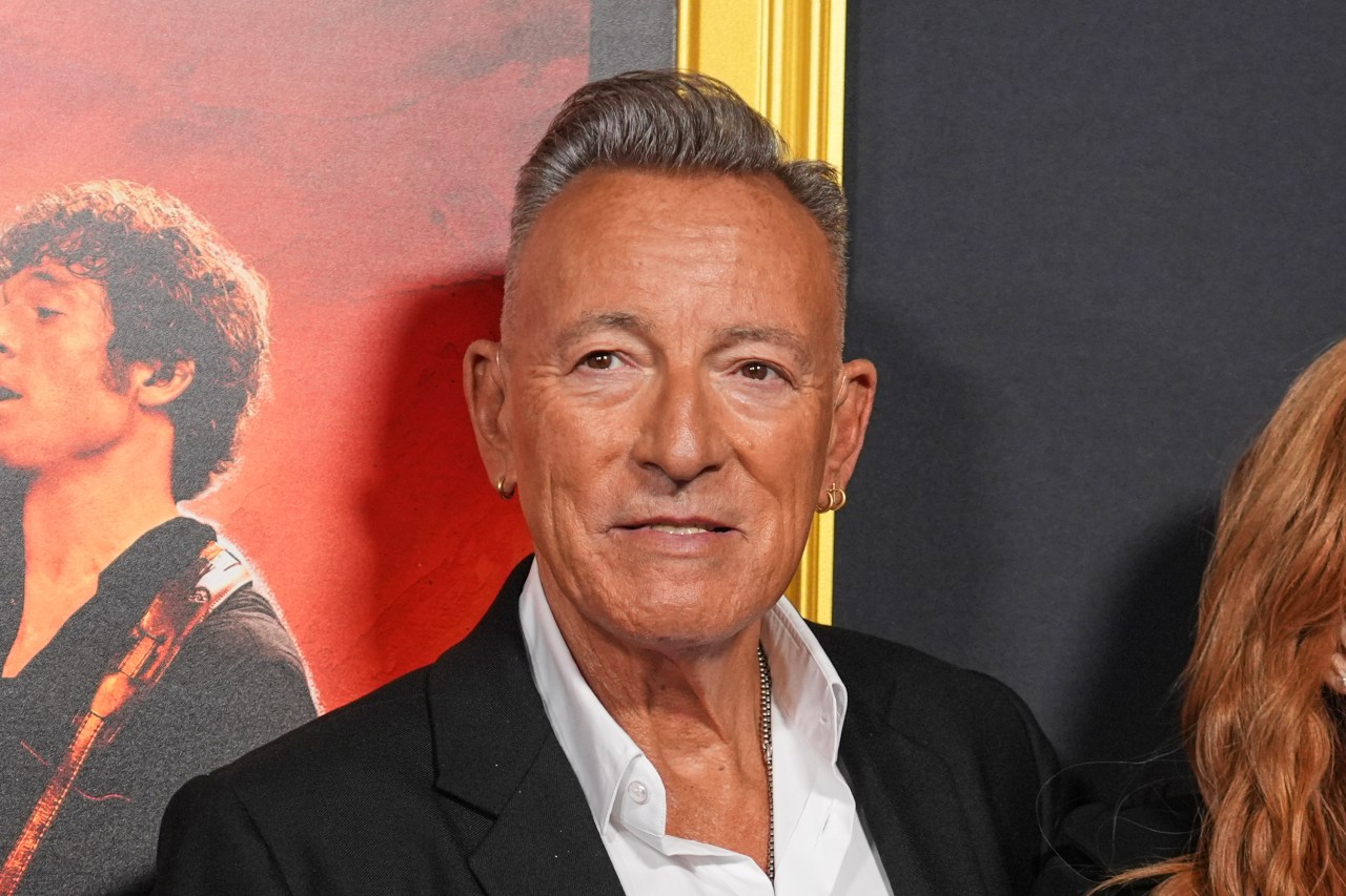 The Rockstar Riches: Unpacking The Fortune Of Bruce Springsteen  : Financial Reports Salary & Latest News