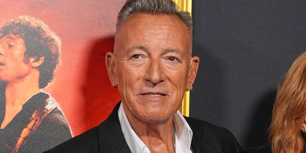 Bruce Springsteen dedicates ‘Streets of Minneapolis’ to ‘innocent immigrant neighbors,’ memory of Alex Pretti and Renee Good