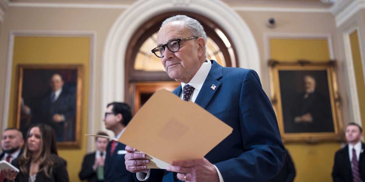 Federal government heads for weekend shutdown after Trump makes rare deal with Senate Democrats Federal government heads for weekend shutdown after Trump makes rare deal with Senate Democrats