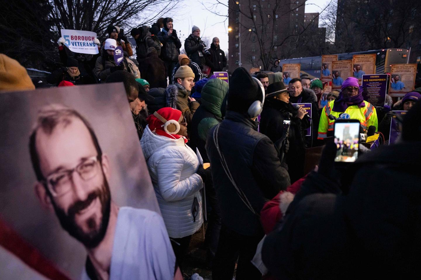 Justice Department opens a federal civil rights probe into the killing of Alex Pretti, with FBI leading the investigation
