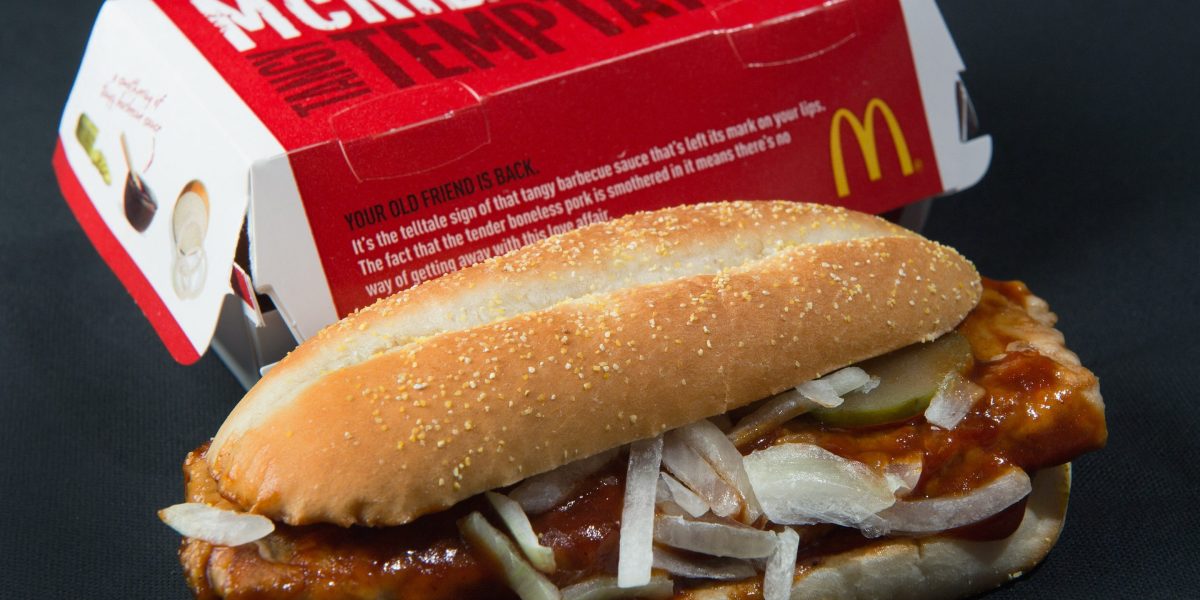 Pelanggan McDonald’s Tuduh Raksasa Makanan Cepat Saji Menyesatkan, Klaim McRib Tanpa Daging Iga