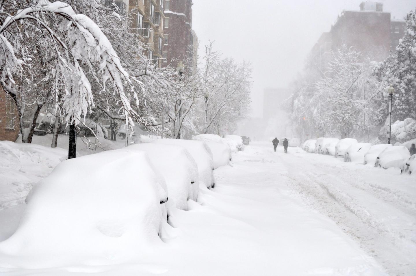 Winter Storm Fern is about to slam 230 million Americans. Here’s what stores and restaurants typically stay open during severe weather