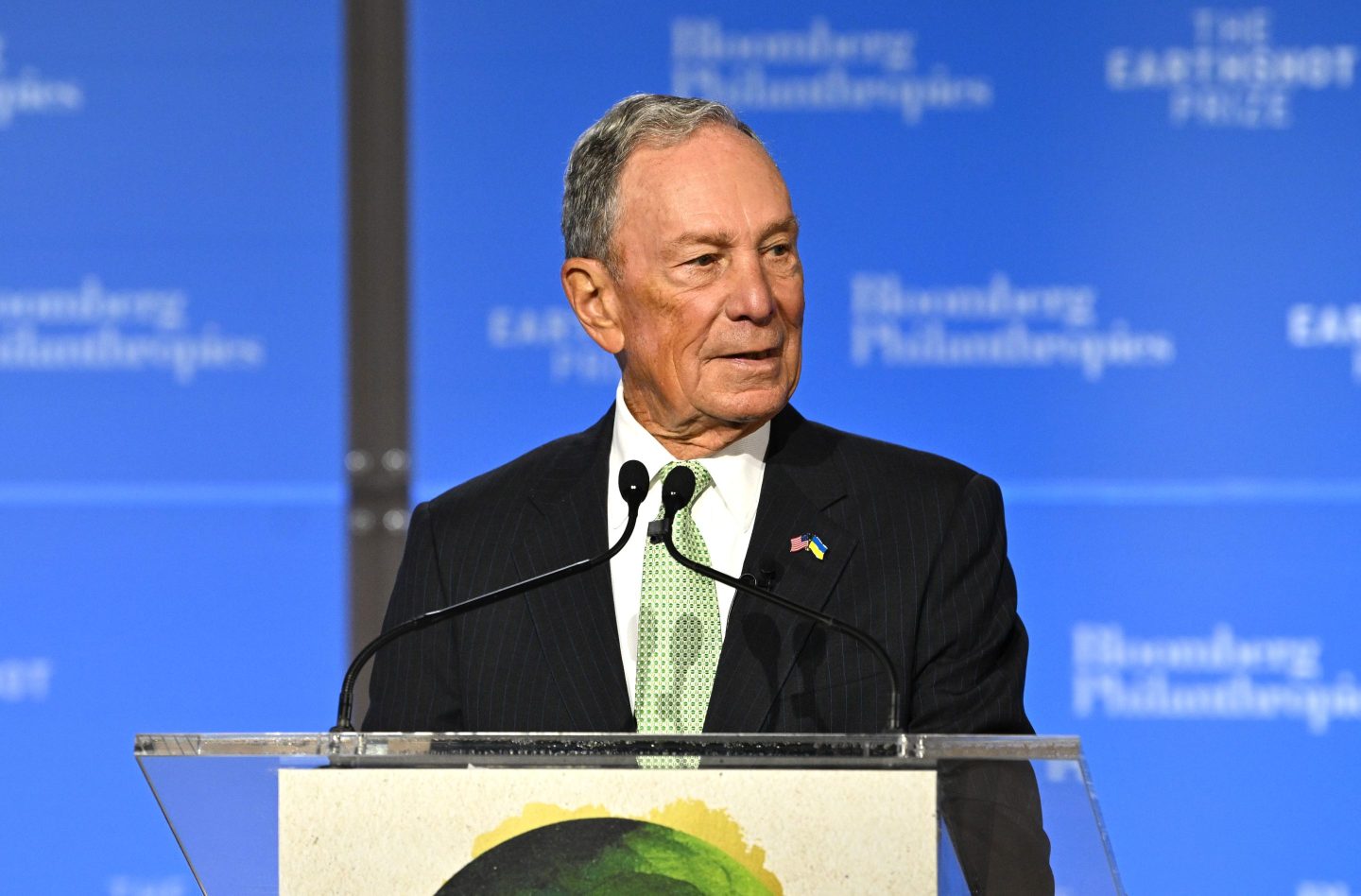 NEW YORK, NEW YORK - SEPTEMBER 19: UN Special Envoy on Climate Ambition and Solutions, Founder of Bloomberg Philanthropies and Global Advisor to the Winners of The Earthshot Prize Michael R. Bloomberg speaks onstage during The Earthshot Prize Innovation Summit In Partnership with Bloomberg Philanthropies at The Plaza Hotel on September 19, 2023 in New York City. (Photo by Bryan Bedder/Getty Images for Bloomberg Philanthropies)