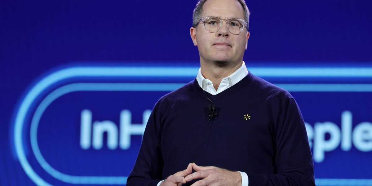 Walmart’s CEO Doug McMillon out-earns the average American’s salary in less than 20 hours—during a typical 30-minute commute, he’s already made ,563