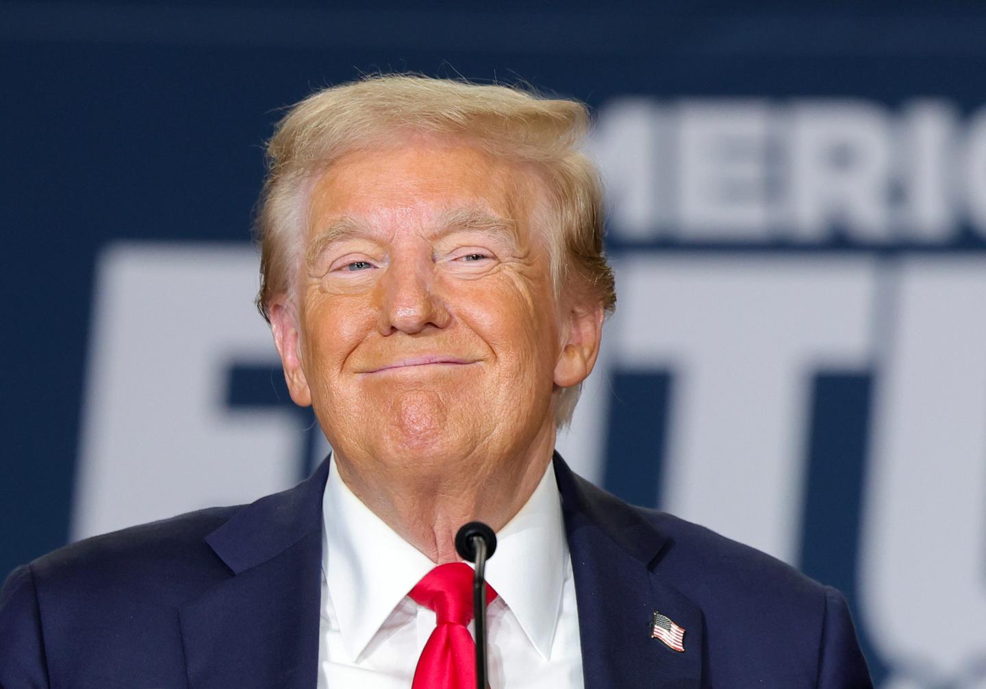 Trump would have wide-ranging ability to impose taxes if Supreme Court sides with his tariff plan, experts say