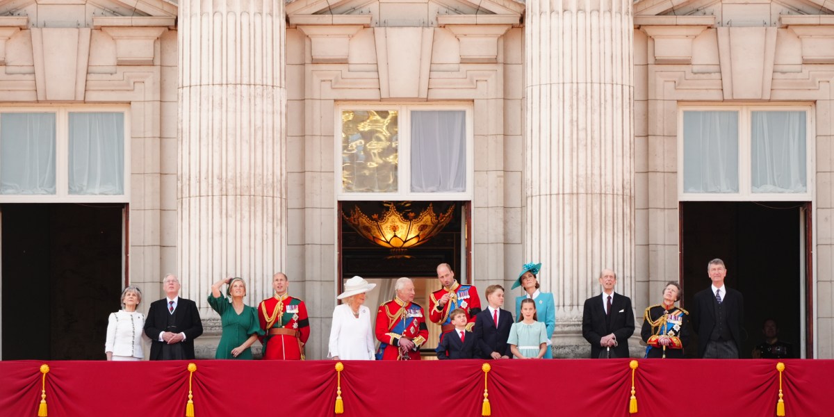 Britain’s Royal Family is hiring a letter writer paying k based at Buckingham Palace Britain’s Royal Family is hiring a letter writer paying k based at Buckingham Palace