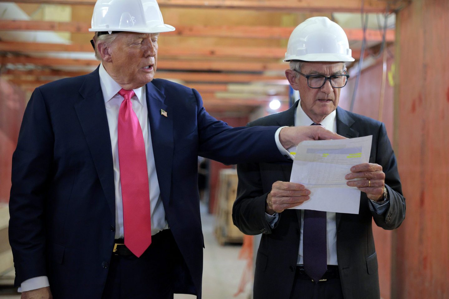 WASHINGTON, DC - JULY 24: U.S. President Donald Trump and Federal Reserve Chair Jerome Powell tour the Federal Reserve’s $2.5 billion headquarters renovation project on July 24, 2025 in Washington, DC. The Trump administration has been critical of the cost of the renovation and Federal Reserve Chairman Jerome Powell. (Photo by Chip Somodevilla/Getty Images)