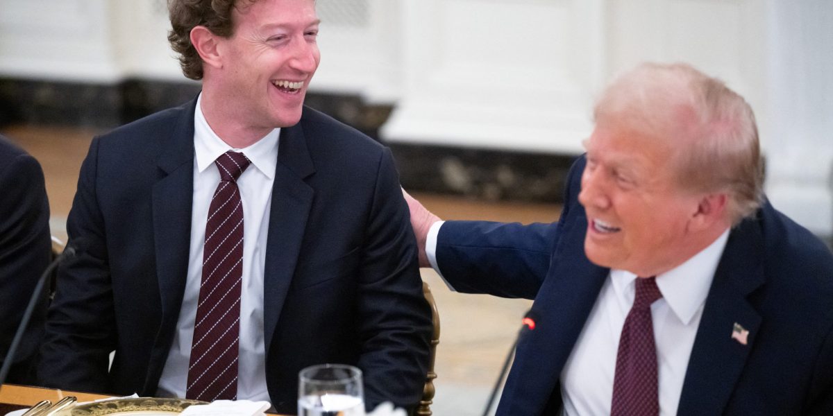 Trump Sebut Mark Zuckerberg Tunjukkan Pusat Data AI ‘Seukuran Manhattan’ Padanya